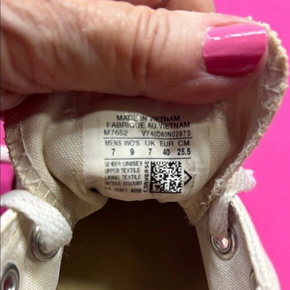Converse White Low Top Sneakers M7W9 - Picture 2 of 6